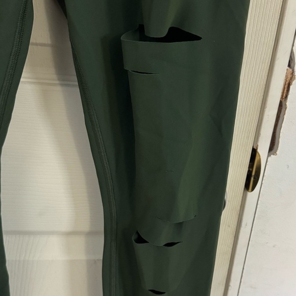 Alo Yoga High Waist Ripped Warrior Leggings Size Medium Hunter Green - Picture 6 of 14